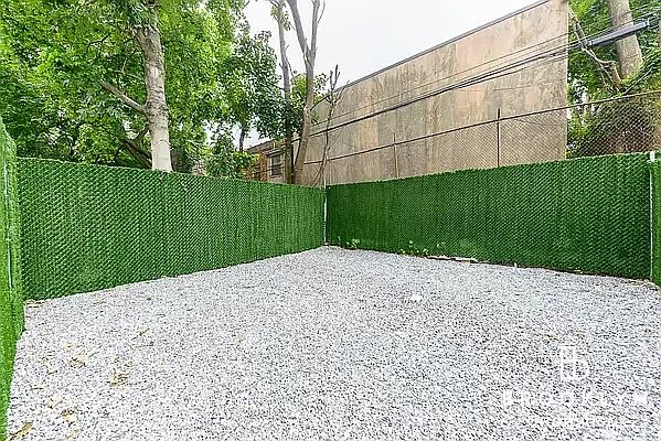 Rented by Brooklyn High Rise LLC | media 10