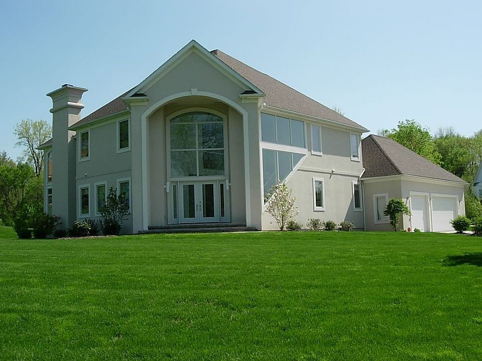 1st image of 2400 Hickorycreek Dr