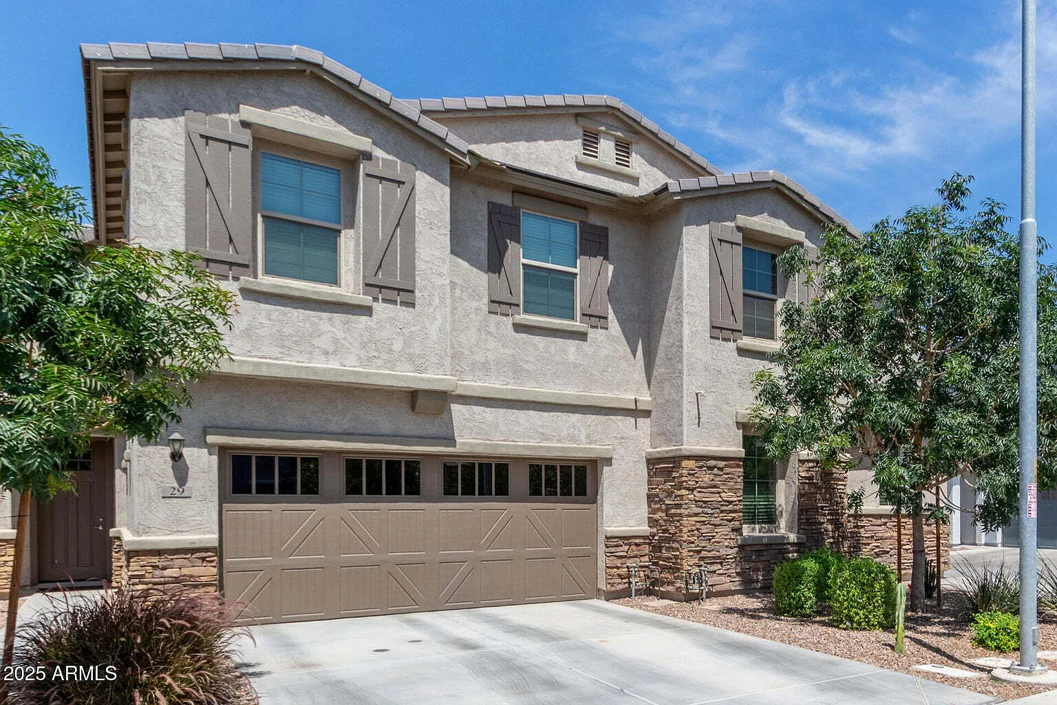 3 bed, 2.5 bath, 2095 sqft, $2,700 — Photo 2