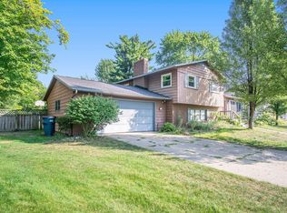 18037 Trudy Dr, Spring Lake, MI 49456