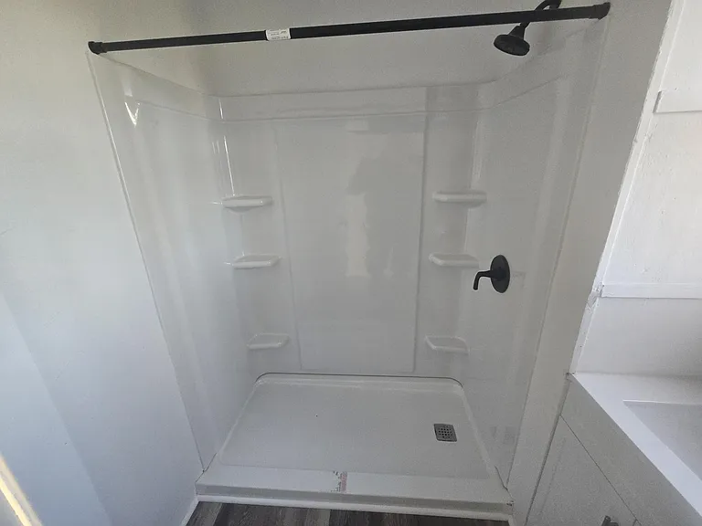 1115 Grayson Ave NW — Photo 3