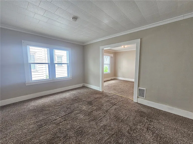 133 McKinley St — Photo 5
