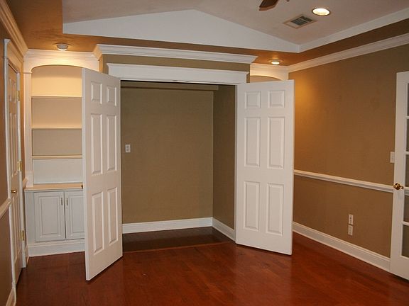 5th image of 2108 W Randolph Cir