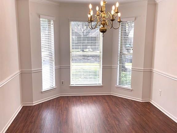 3rd image of 1023 Glenview Dr