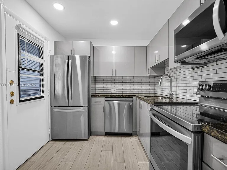 3401 N Country Club Dr #307 — Photo 3