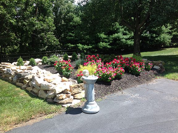 4th image of 368 Harshaw Dr