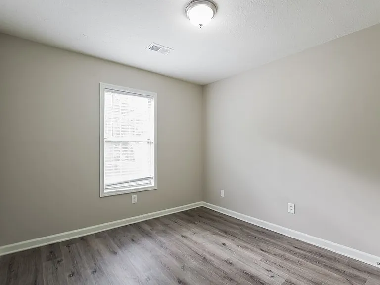 3224 Valley View St — Photo 12