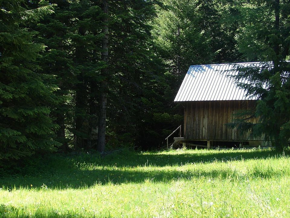 2nd image of 75241 Snowshoe Rd
