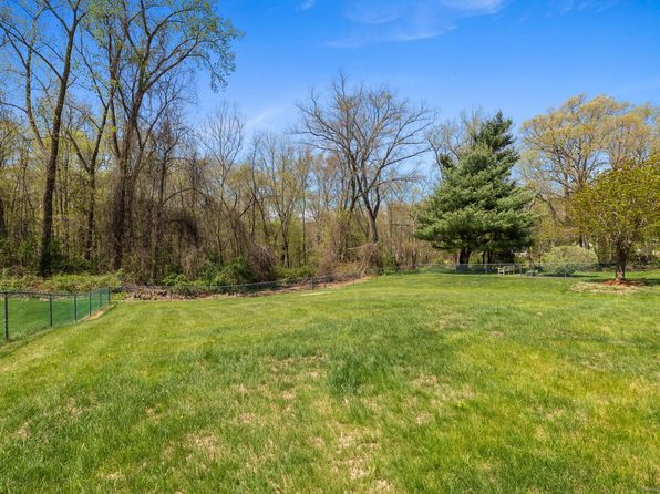 45 Ledgecrest Ter, Manchester, CT 06040