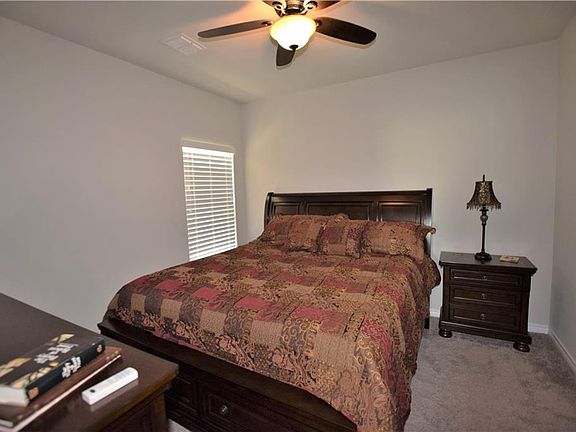 4th image of 2122 Lorrie Ln
