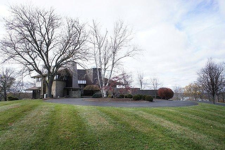 1st image of 5575 Palisades Dr