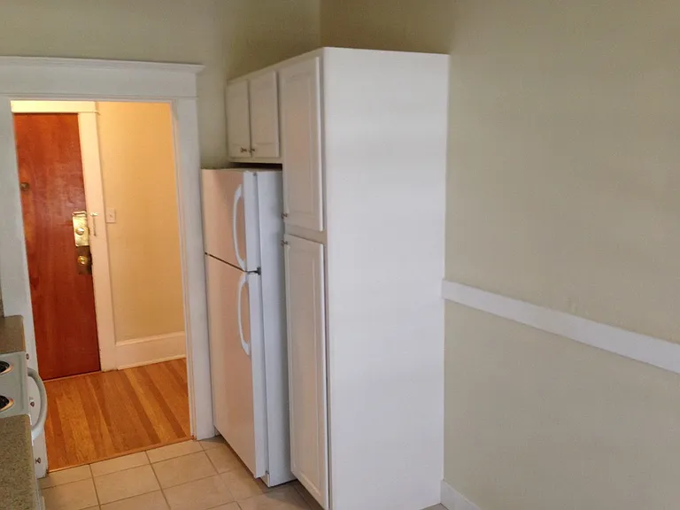 Del Roy Apartments — Photo 18