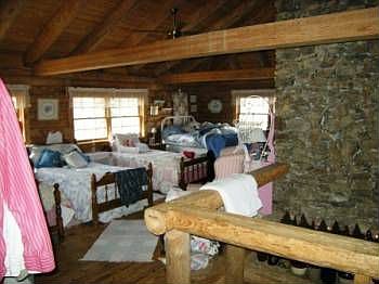 3rd image of 220 Kelley Ln