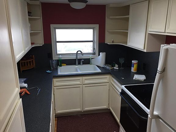 full kitchen