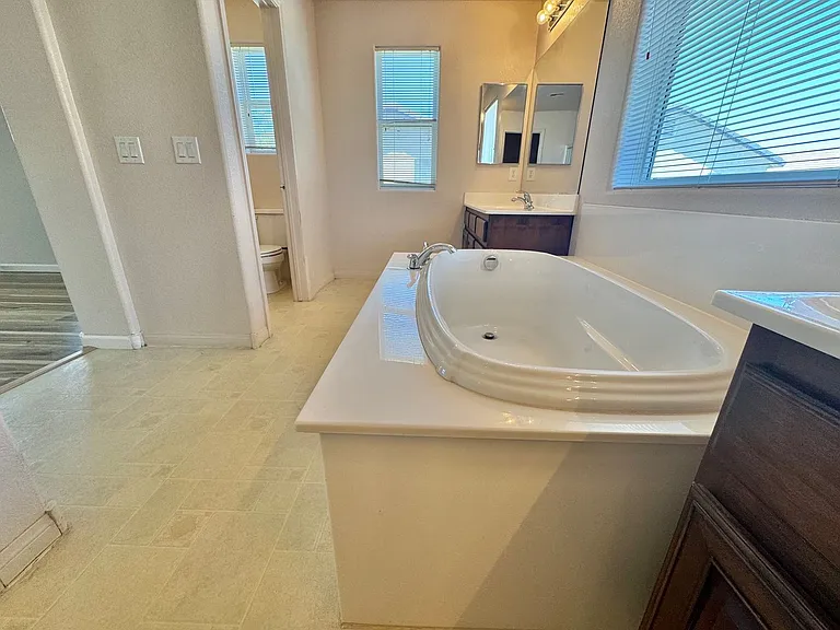 4972 W Moberly Ave — Photo 28