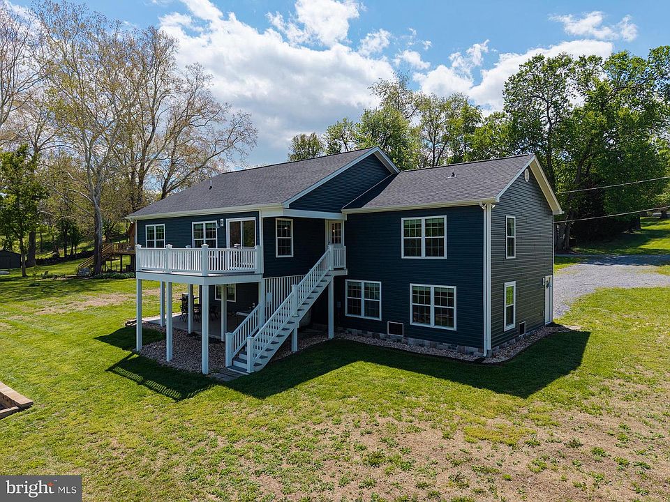 1st image of 3687 Riverbend Dr