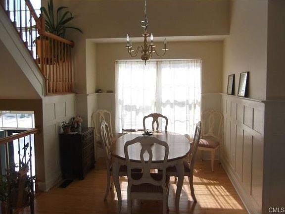 4th image of 2701 Eaton Ct