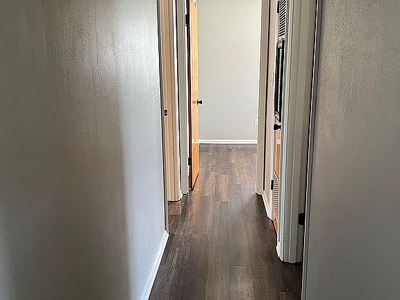 3rd image of 4805 Meadow Ln