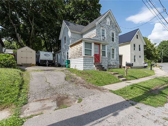 3rd image of 331 Moulton St