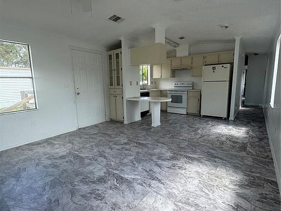 4th image of 5016 County Road 157