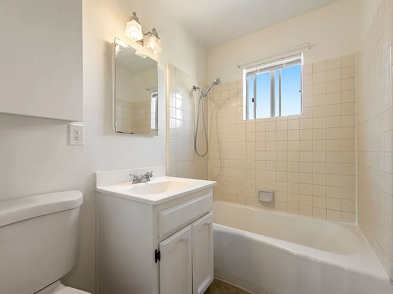 4735 Valencia Dr #1/2 — Photo 10