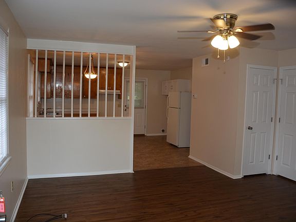 5th image of 9 Courtney Cir