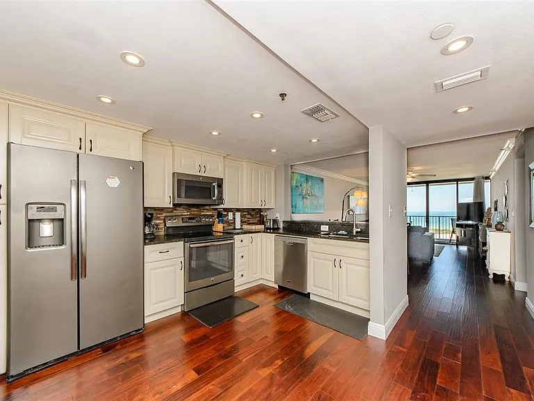 1250 Gulf Blvd #703 — Photo 8