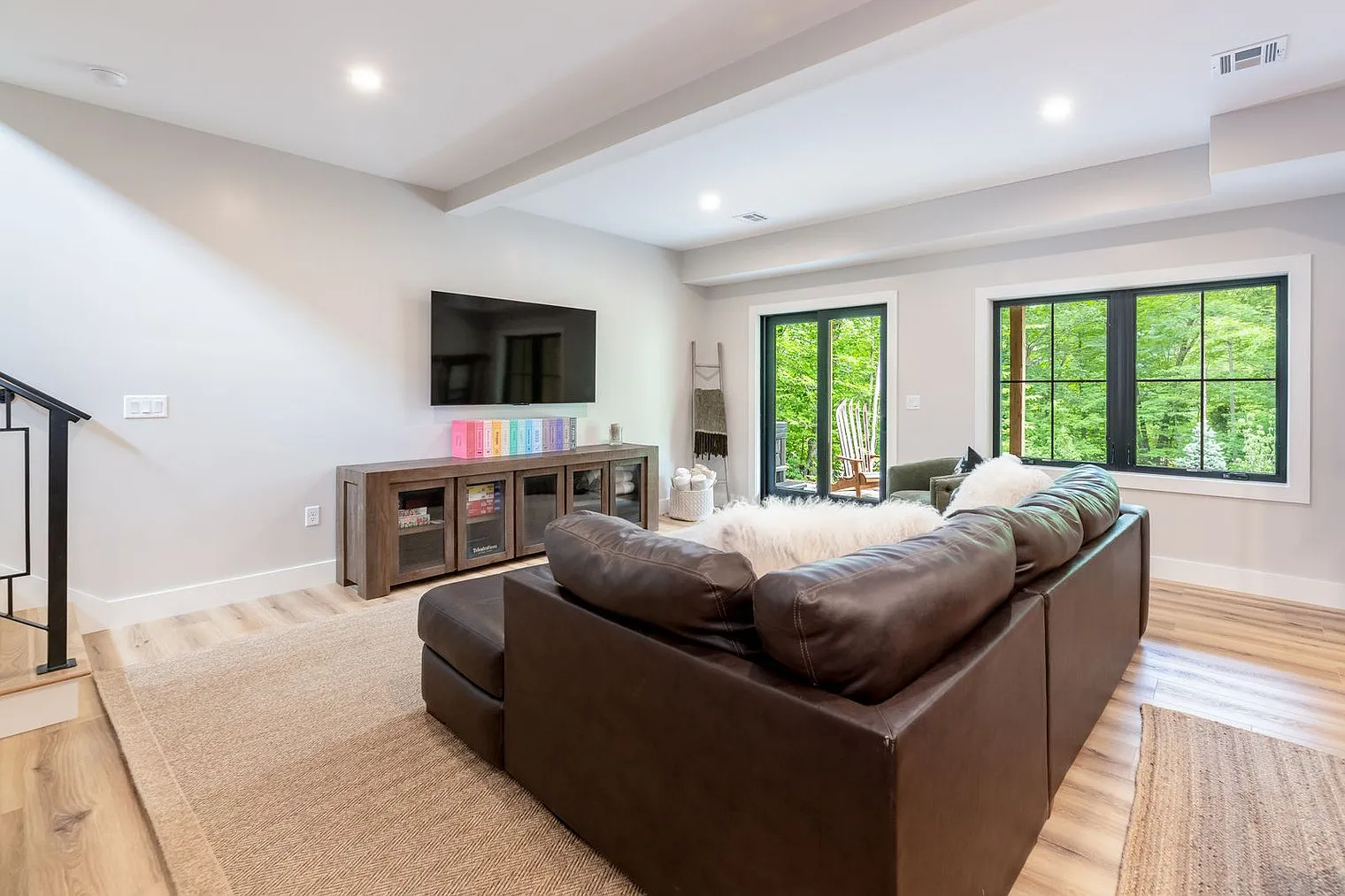 5 bed, 3.5 bath, 3498 sqft, $35,699 — Photo 2