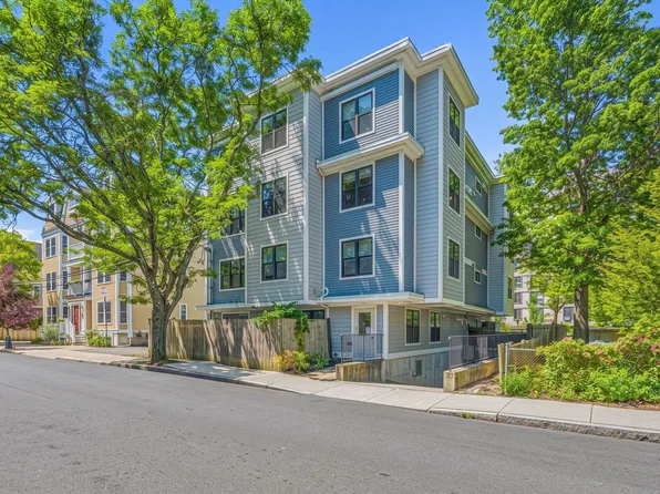 192 Raymond St #4, Cambridge, MA 02140