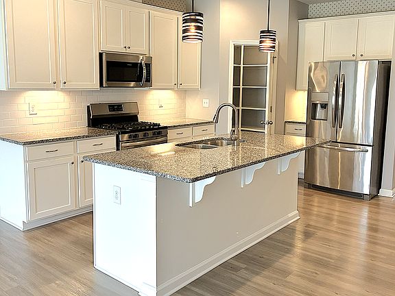 2nd image of 105 Aleppo Ln
