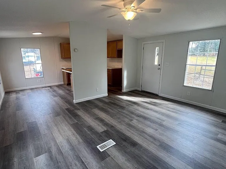 312 Hammond St — Photo 27