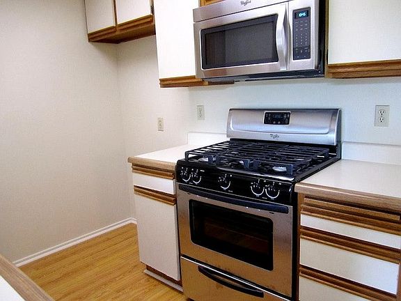 4th image of 10932 Morrison St APT 104