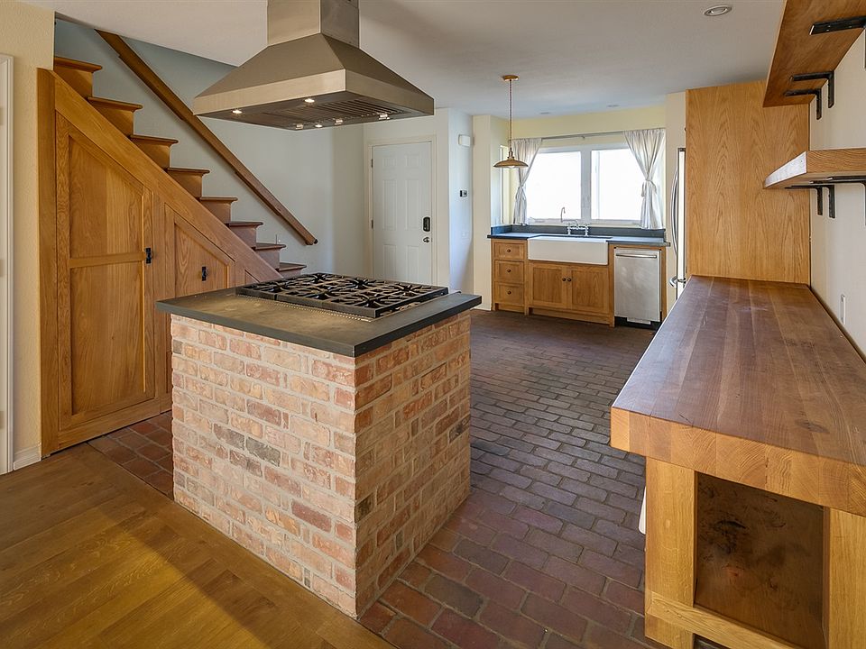 1st image of 2655 Russ Blvd