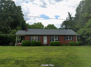 449 W Main St, East Bend, NC 27018