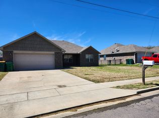 908 S Quincy Cv, Russellville, AR 72802