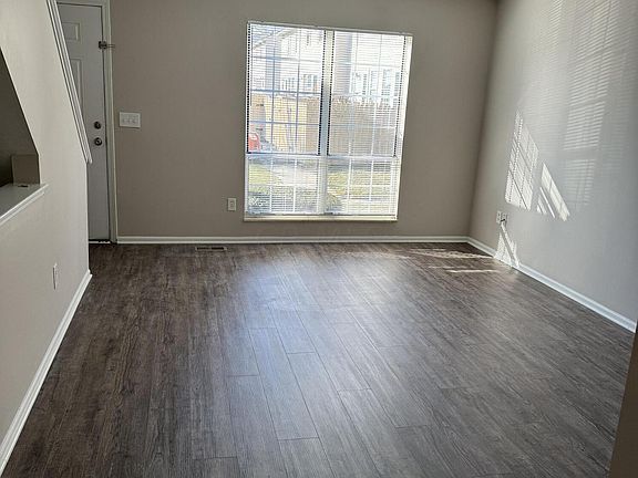 3rd image of 5124 Dalmeny Ct