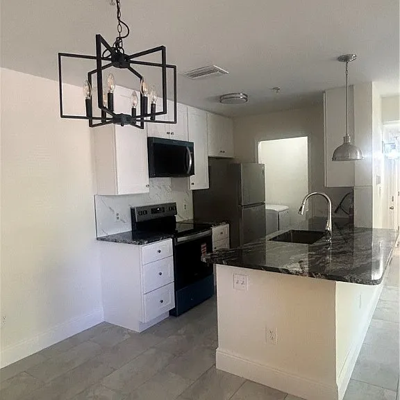 2875 Winkler Ave #511 — Photo 5
