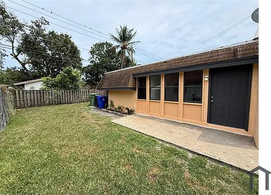 1312 NW 8th Ave — Photo 2