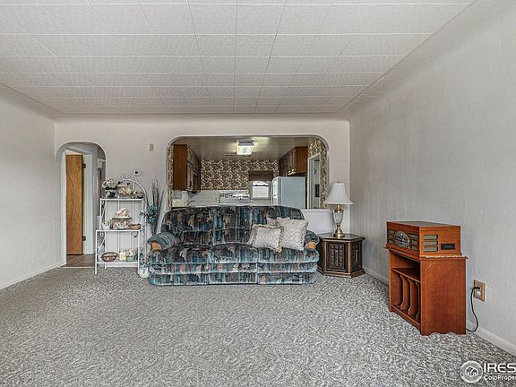 3rd image of 3608 Golden St