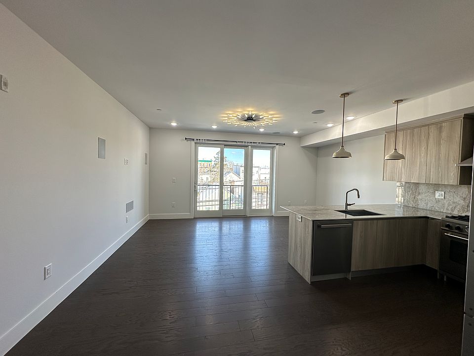 1st image of 167 Saint Paul Ave #305