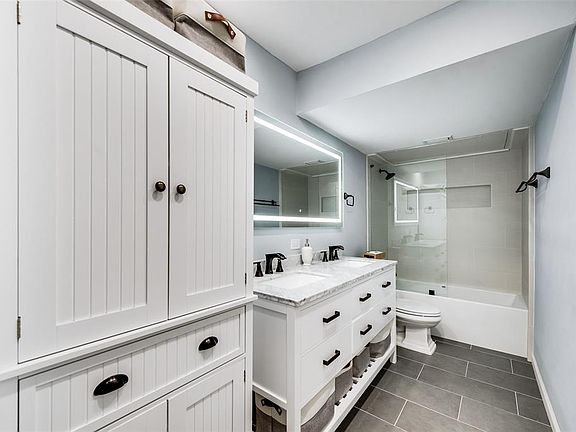 5th image of 3929 Buena Vista St Unit D
