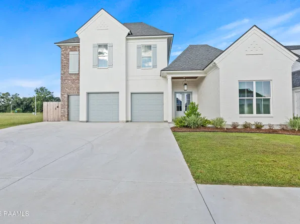 208 Crossbill Dr, Lafayette, LA 70508
