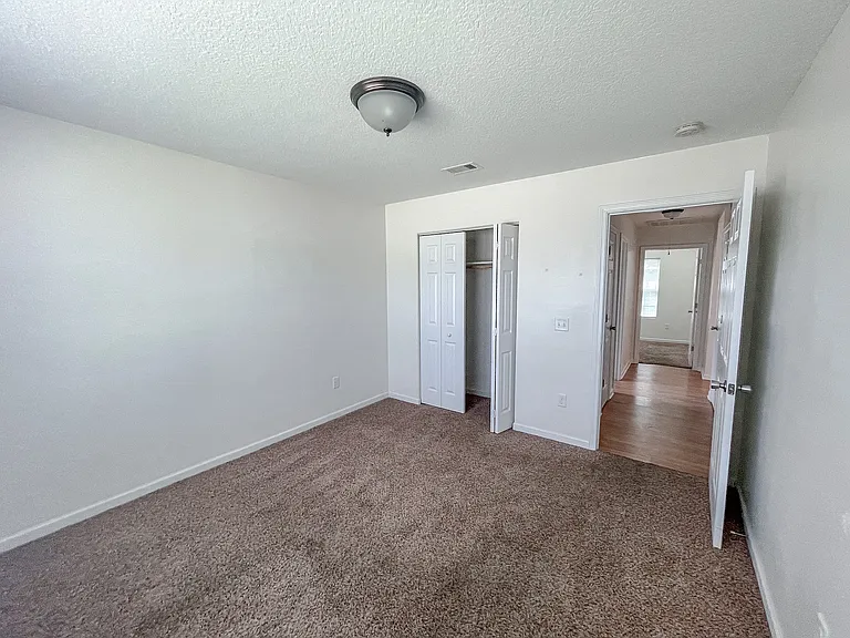 338 S Bridgeport Dr — Photo 9