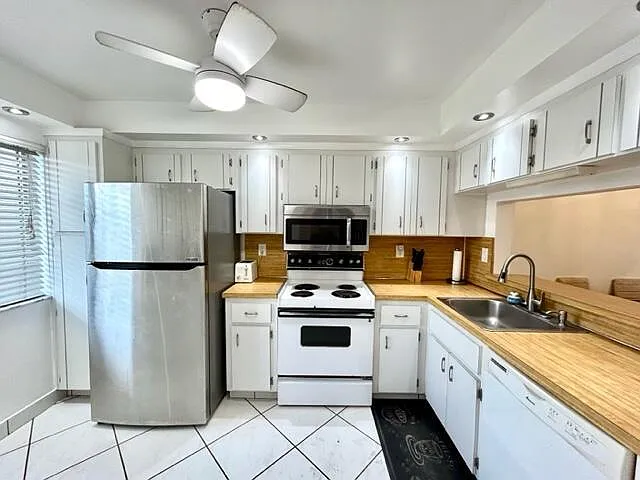 3601 Inverrary Dr #306 — Photo 4