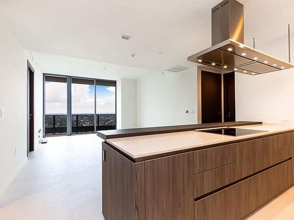 2nd image of 1000 Brickell Plz Penthouse 5206