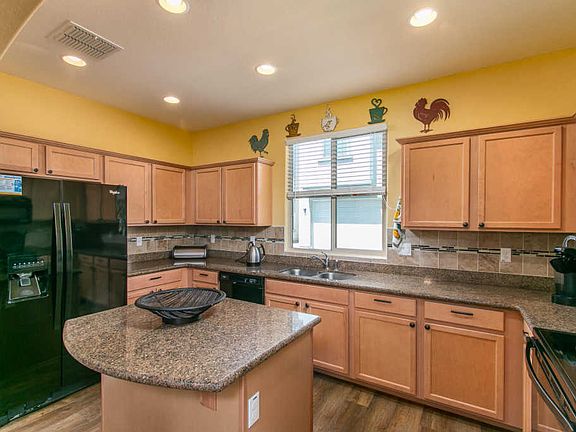 4th image of 17719 W Banff Ln