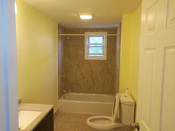 5th image of 316 Medford St