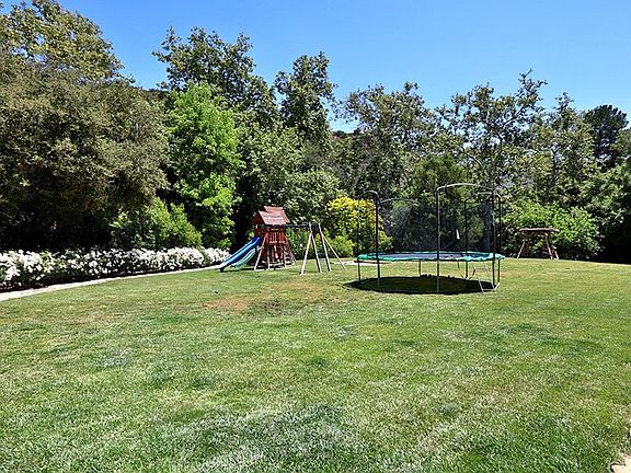 3rd image of 24723 Mulholland Hwy