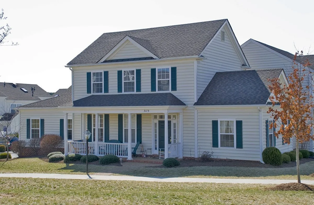 3175 Turnberry Cir photo 1