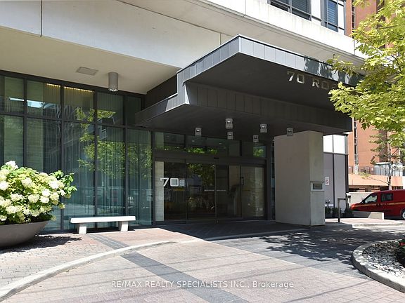 3rd image of 70 Roehampton Ave #712